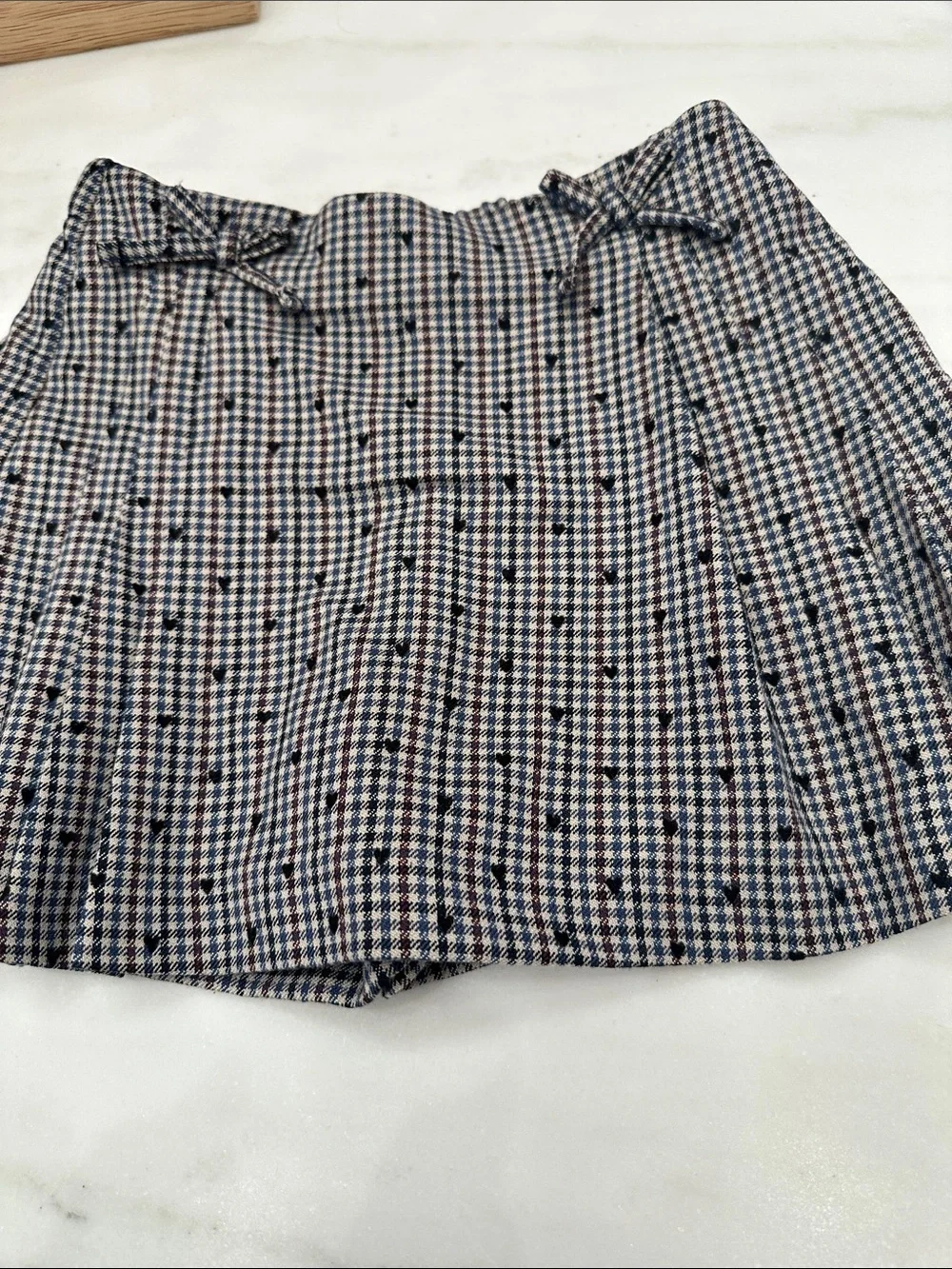 Zara girls size 5 Check Pattern Skirt in Navy and White. Like new